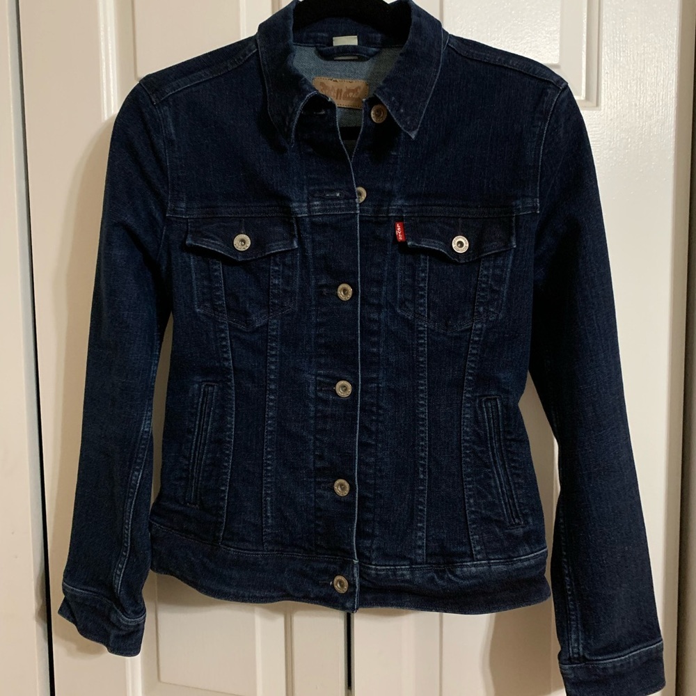 Women’s Medium Levi Denim Jacket
